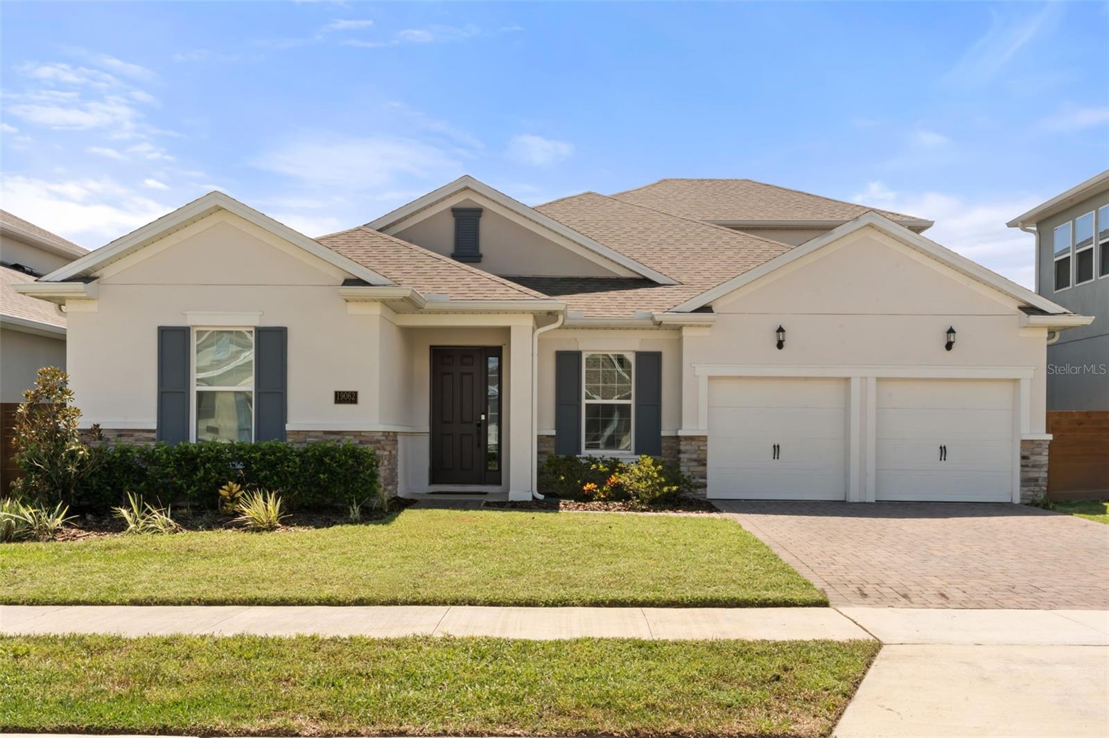 19062 BLUELEAF ST Property Photo 1