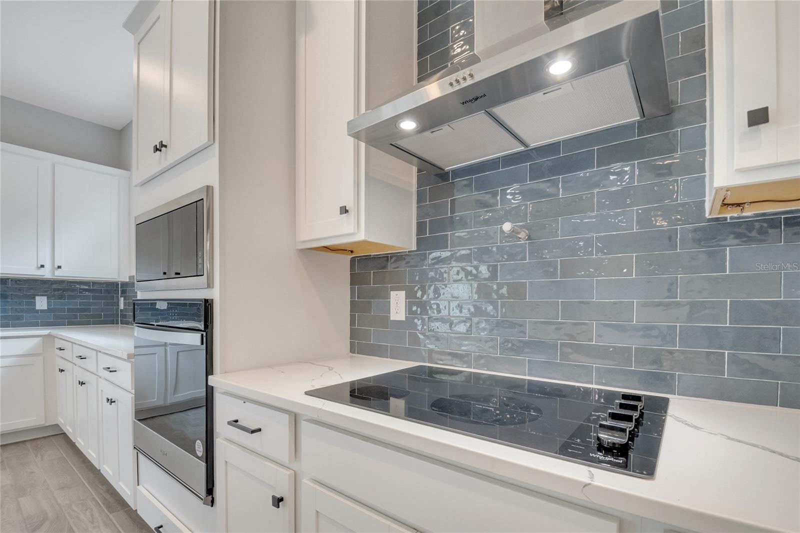 19062 Blueleaf St Property Photo 4