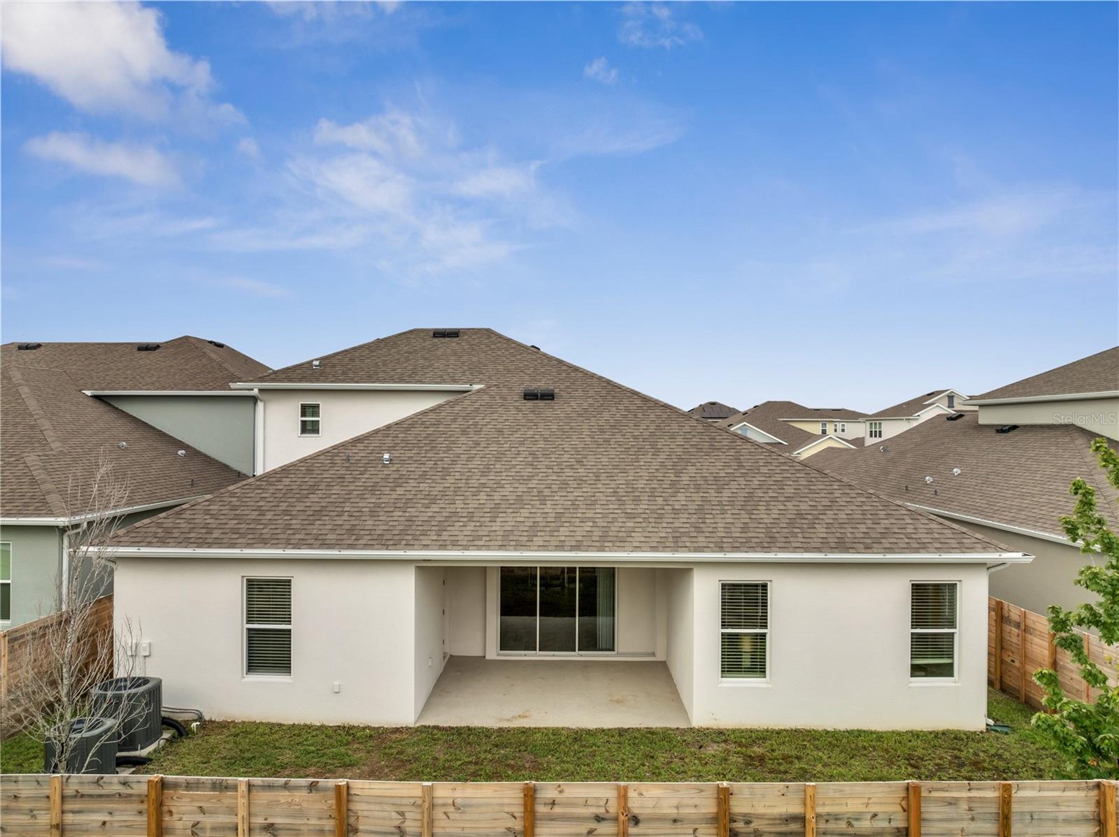 19062 Blueleaf St Property Photo 9