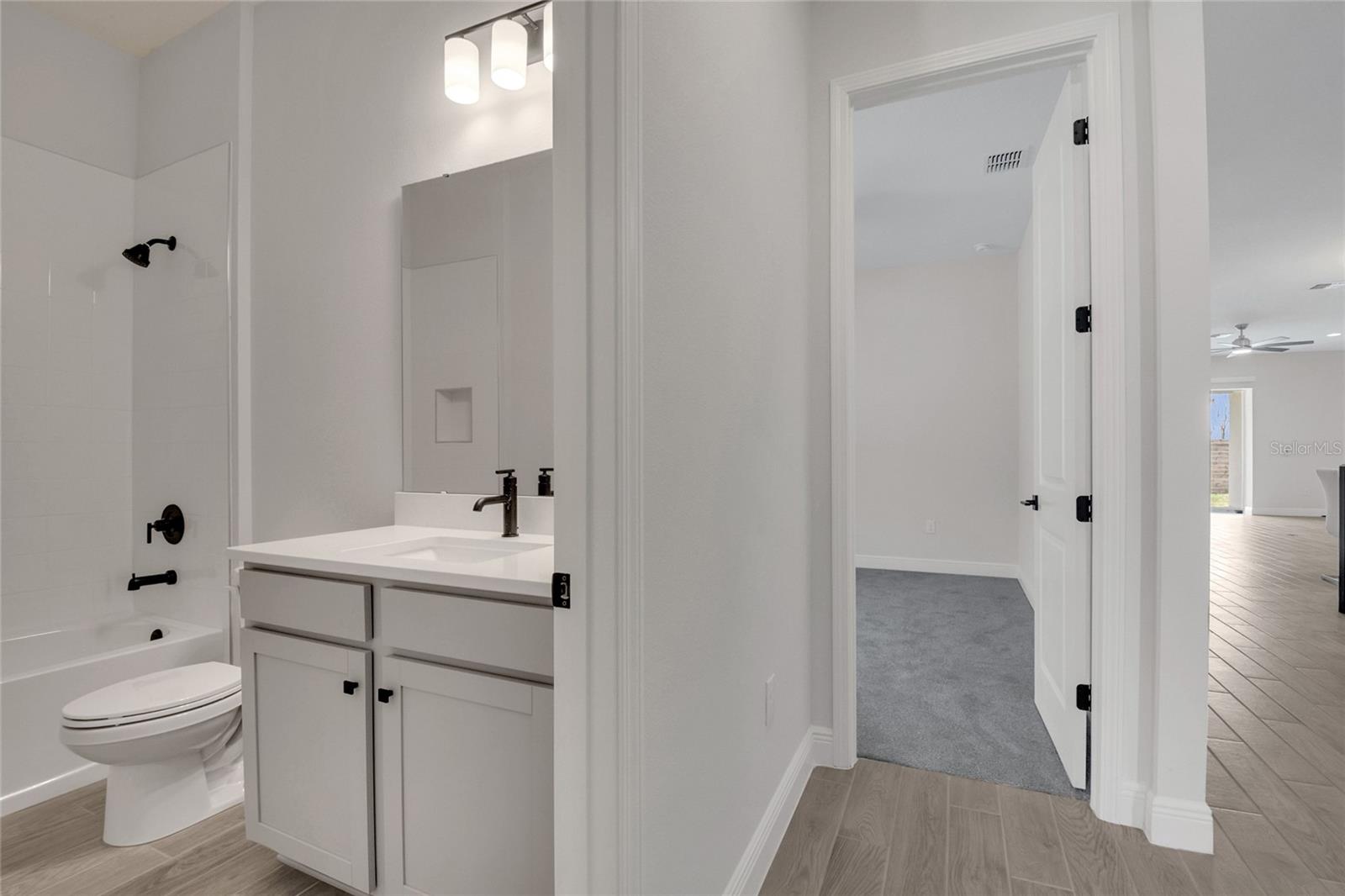 19062 Blueleaf St Property Photo 30
