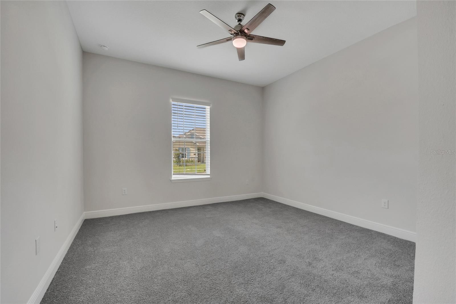 19062 Blueleaf St Property Photo 33