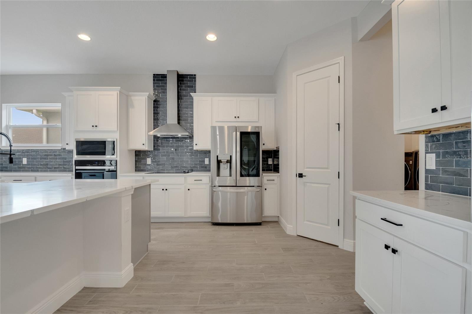 19062 Blueleaf St Property Photo 48