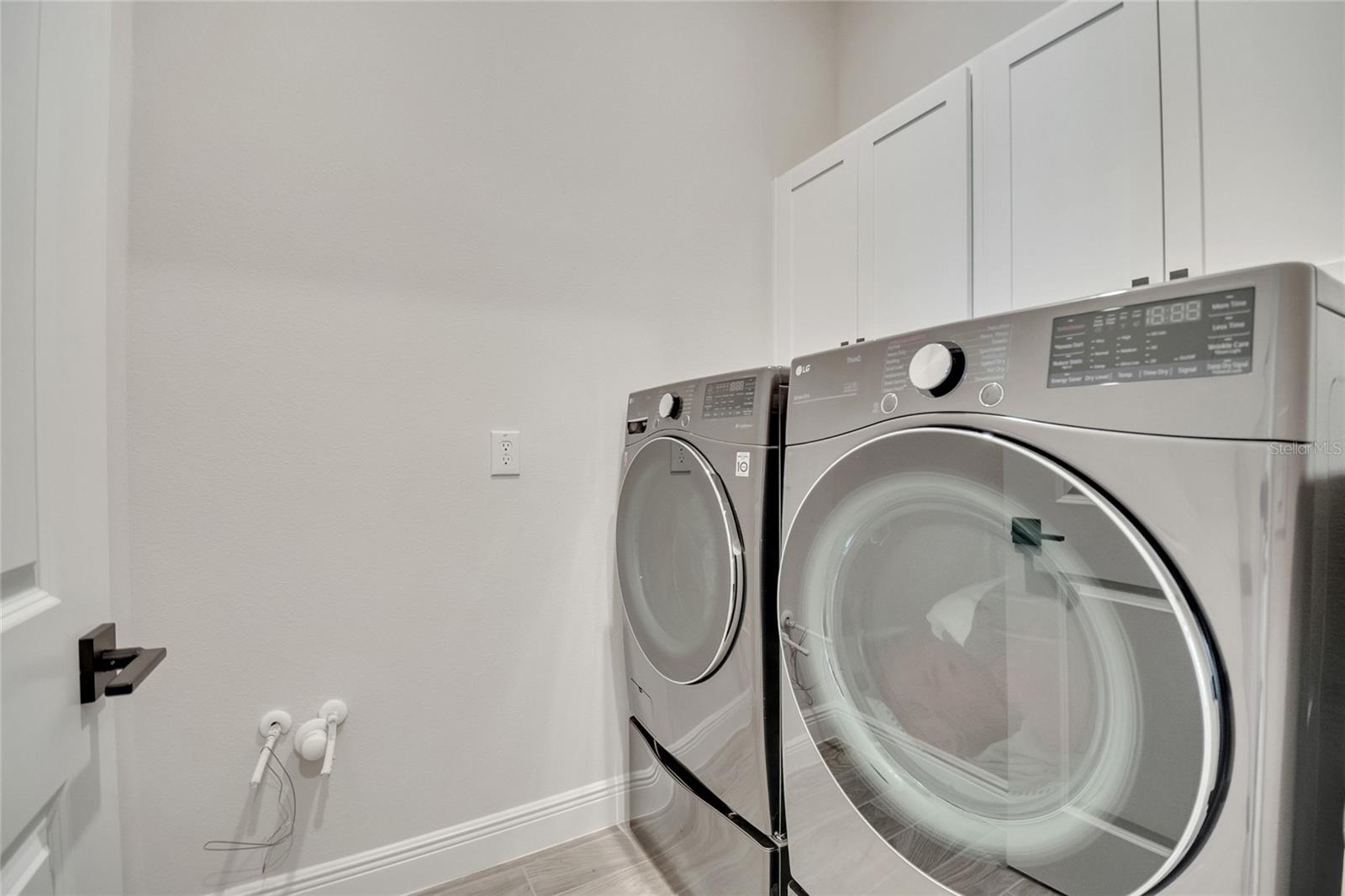 19062 Blueleaf St Property Photo 52
