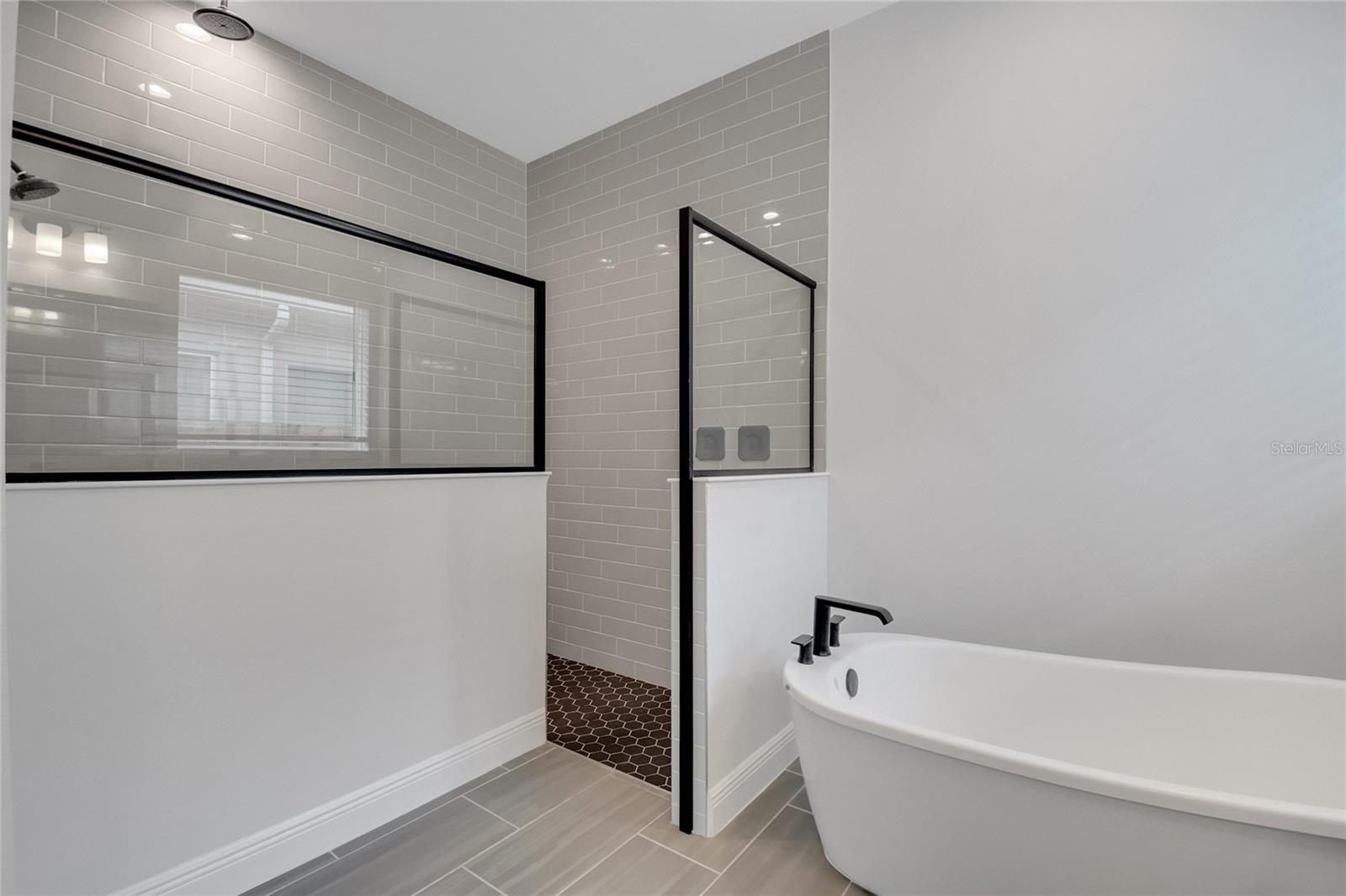 19062 Blueleaf St Property Photo 62