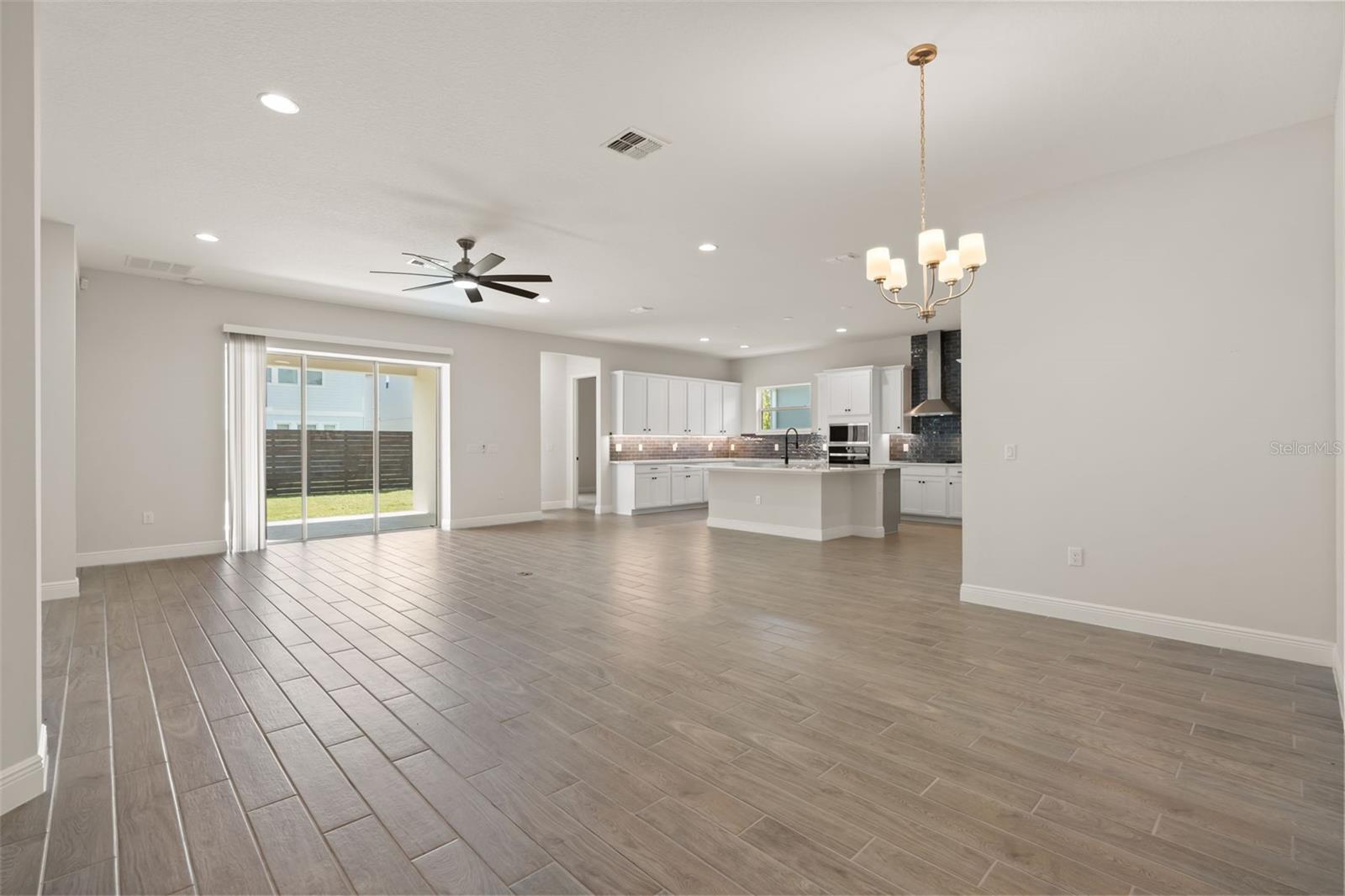 19062 Blueleaf St Property Photo 74