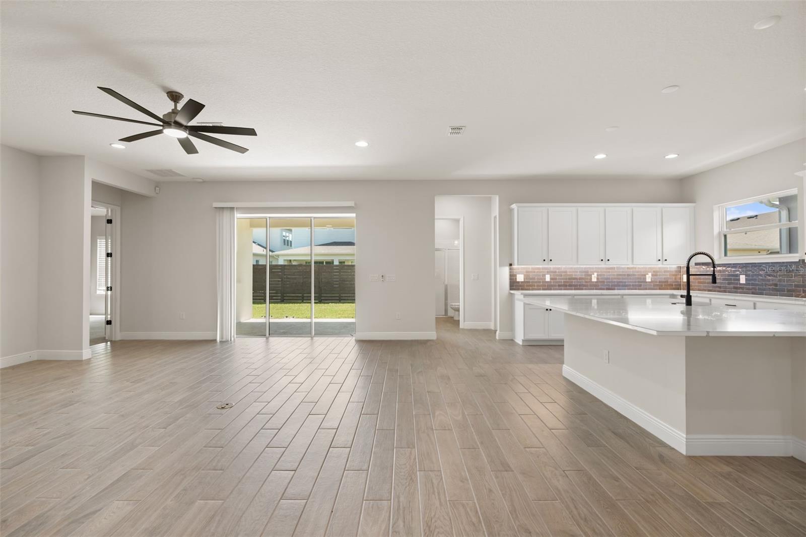19062 Blueleaf St Property Photo 75