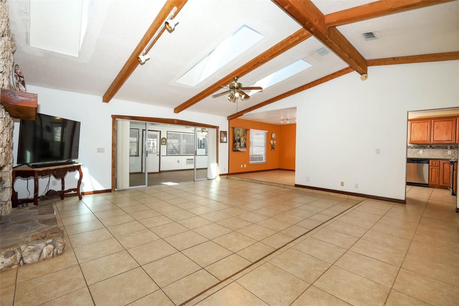 1534 Perez St Property Photo 15