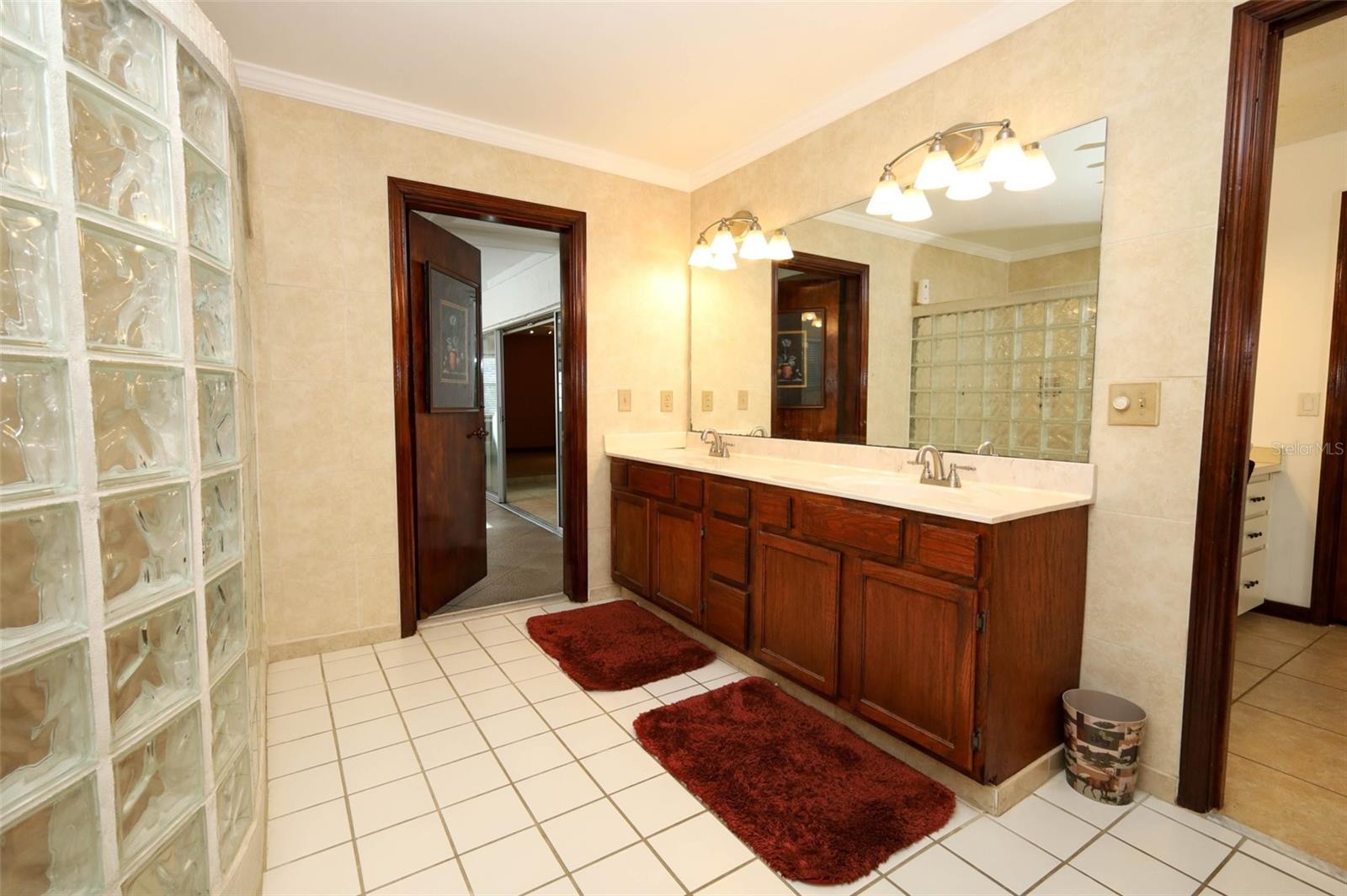 1534 Perez St Property Photo 32