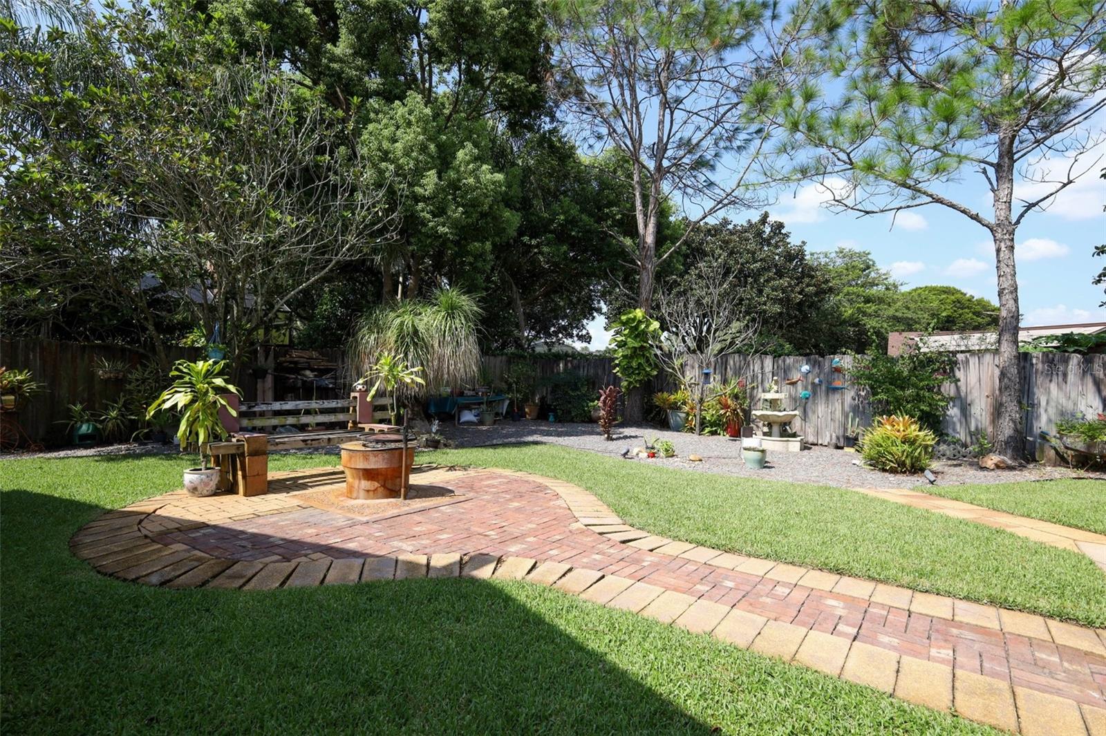 1534 Perez St Property Photo 37