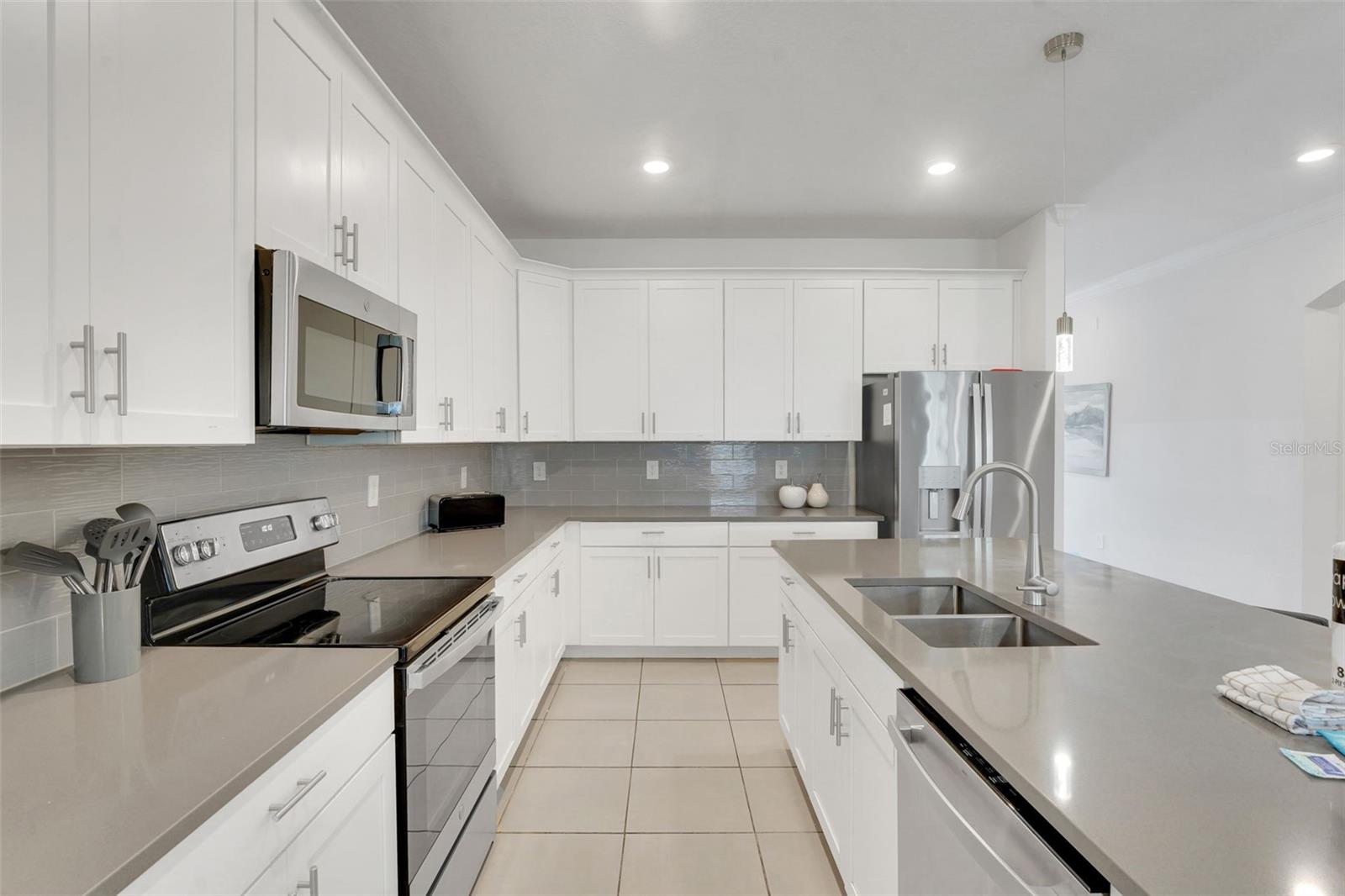 8968 Takeaway Way Property Photo 7