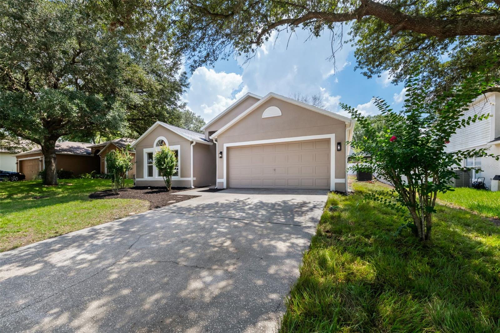 948 Welch Hill Cir Property Photo 4