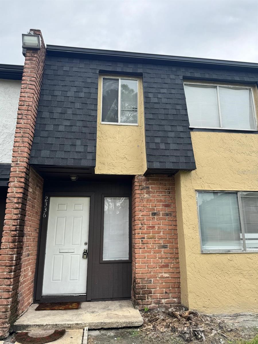 2336 HUNTINGTON GREEN CT #90 Property Photo 1