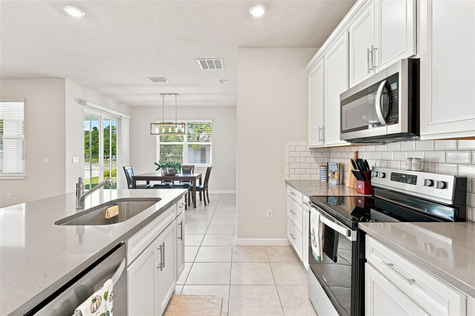 3545 Treetop St Property Photo 8