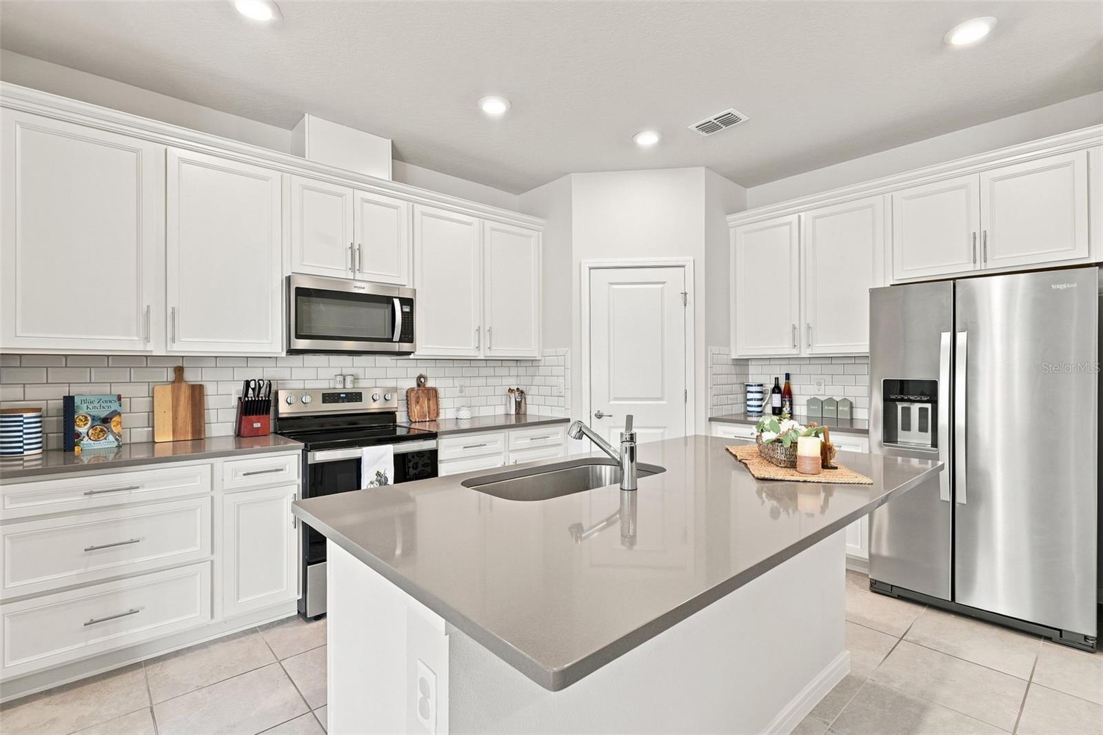 3545 Treetop St Property Photo 11