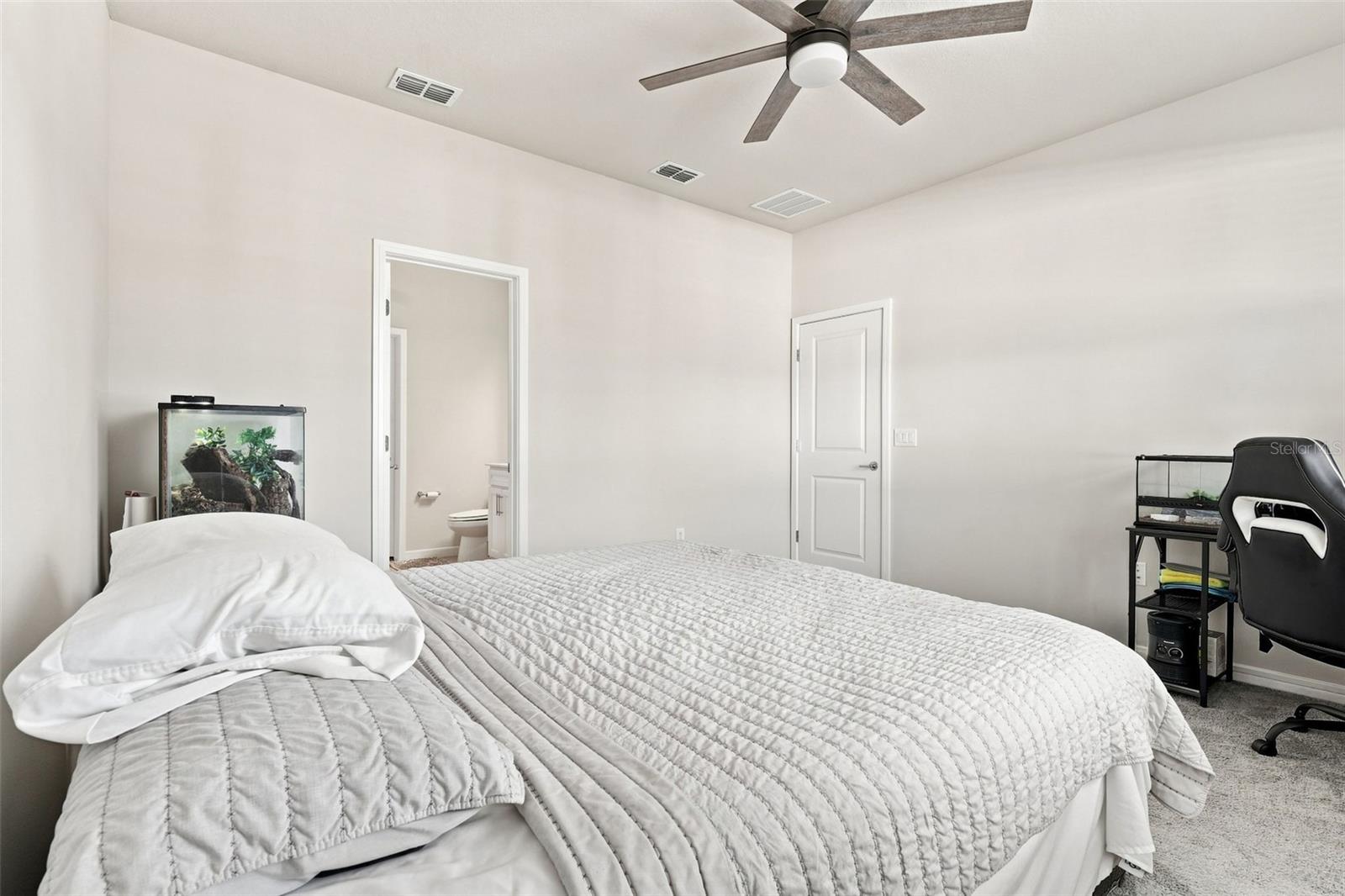 3545 Treetop St Property Photo 24