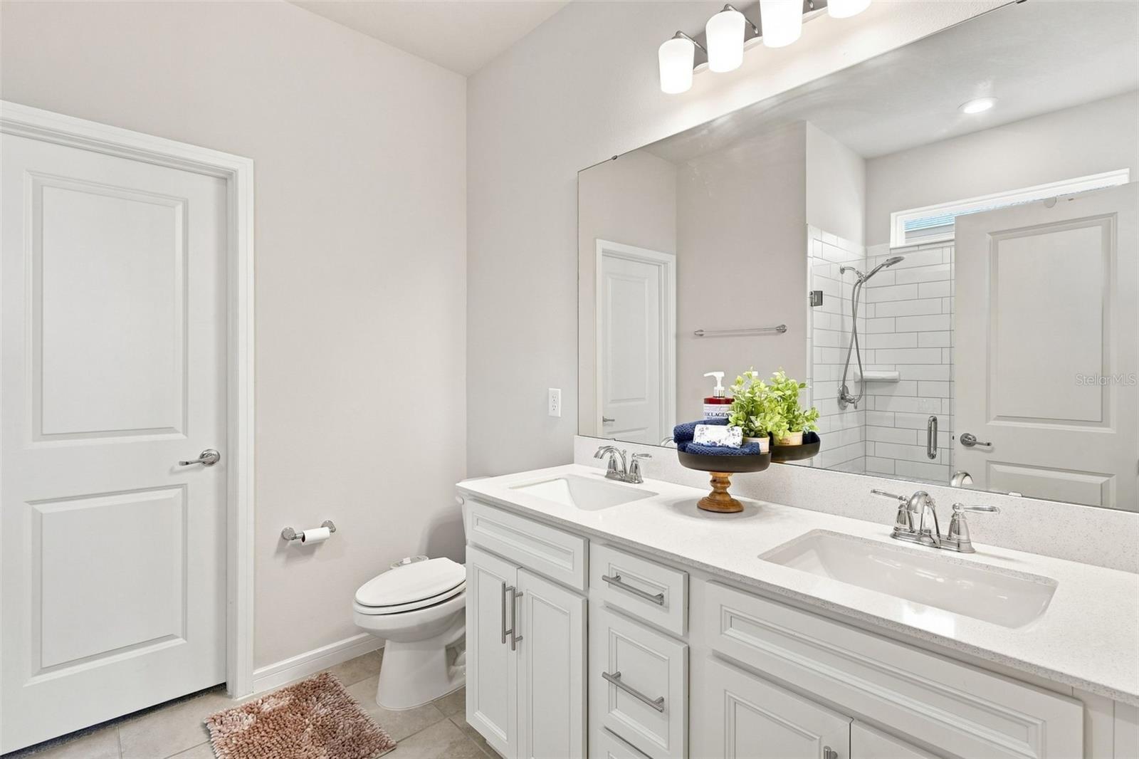 3545 Treetop St Property Photo 25