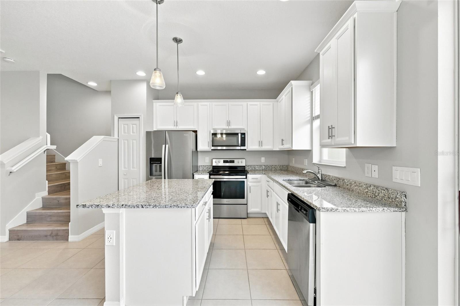 2559 Sedge Grass Way Property Photo 10