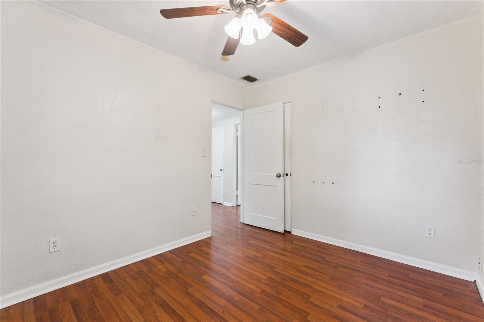 1904 Valencia Rd Property Photo 9