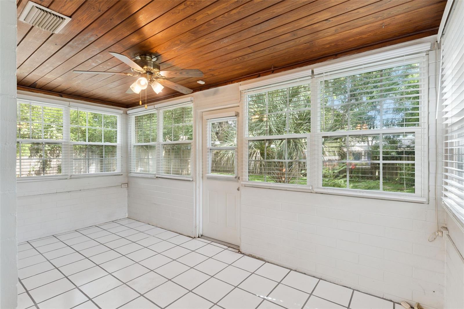 1904 Valencia Rd Property Photo 12