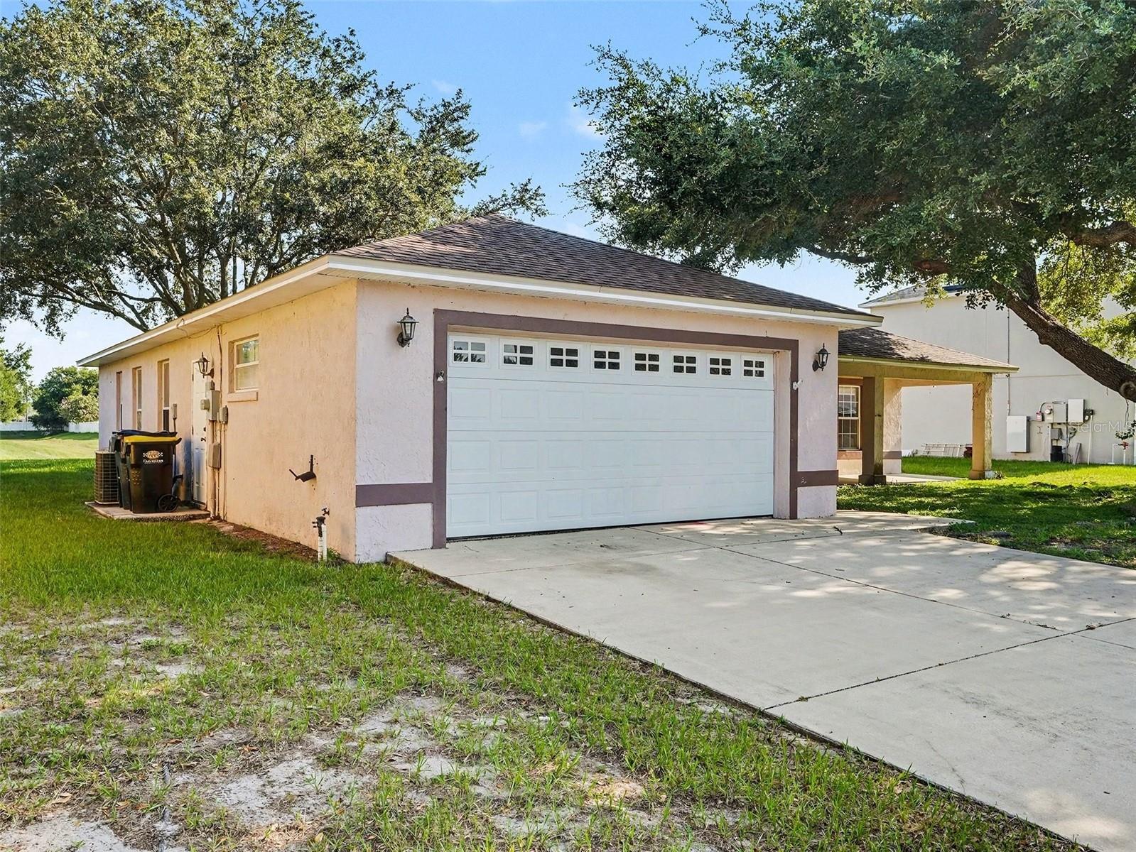 121 Shaddock Dr Property Photo 2