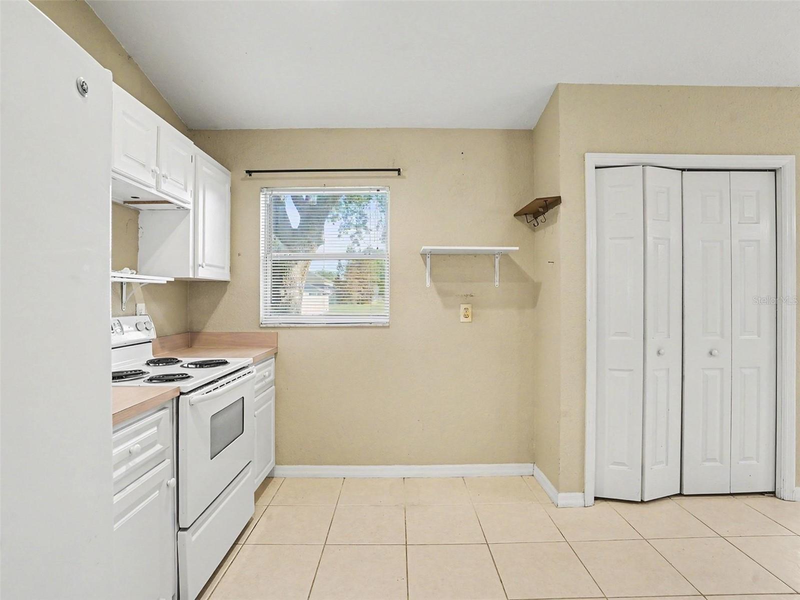 121 Shaddock Dr Property Photo 14
