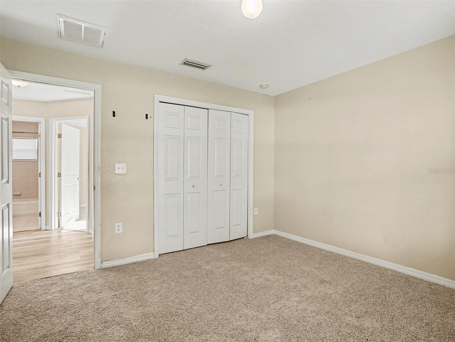 121 Shaddock Dr Property Photo 24