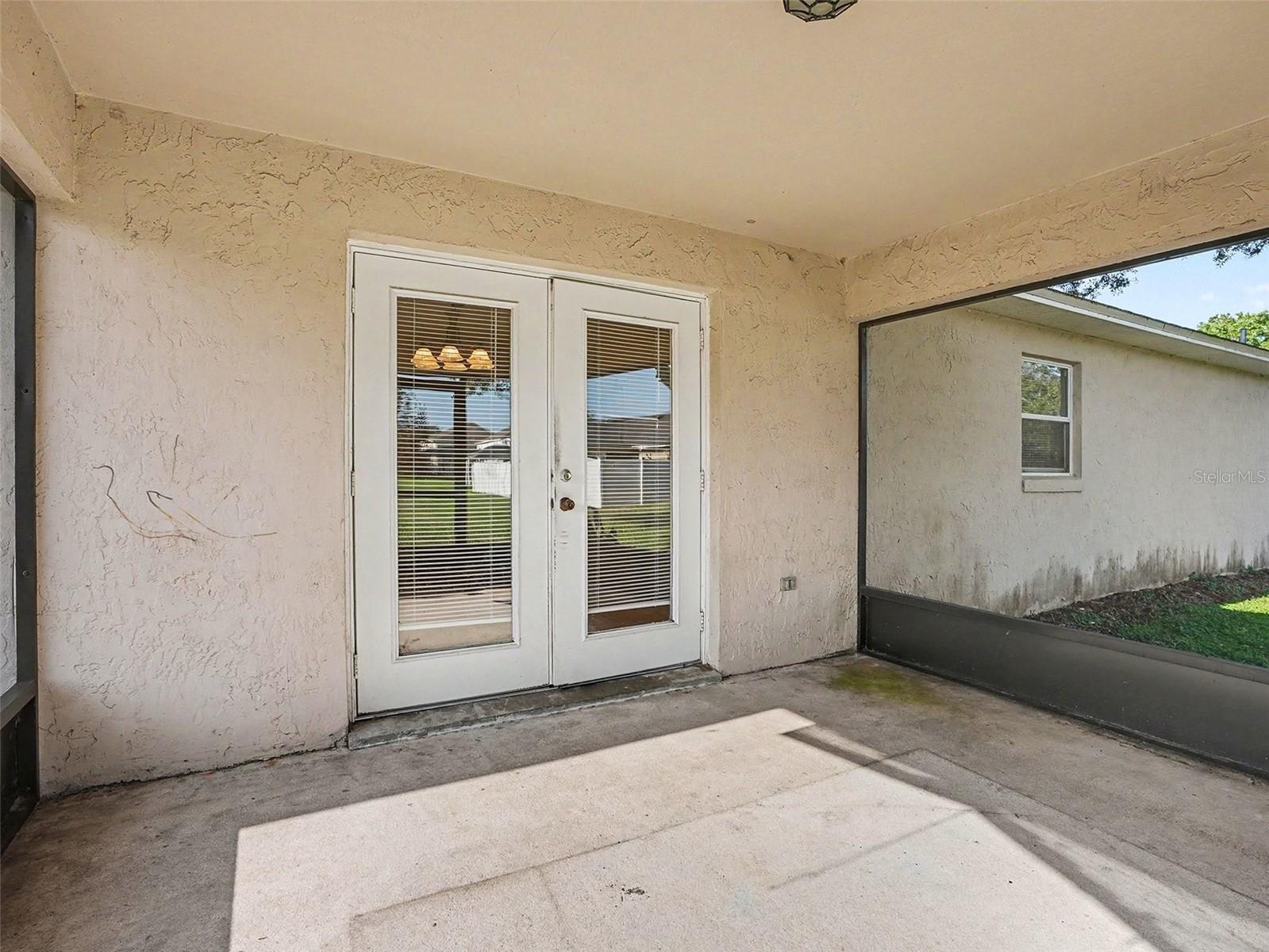 121 Shaddock Dr Property Photo 28