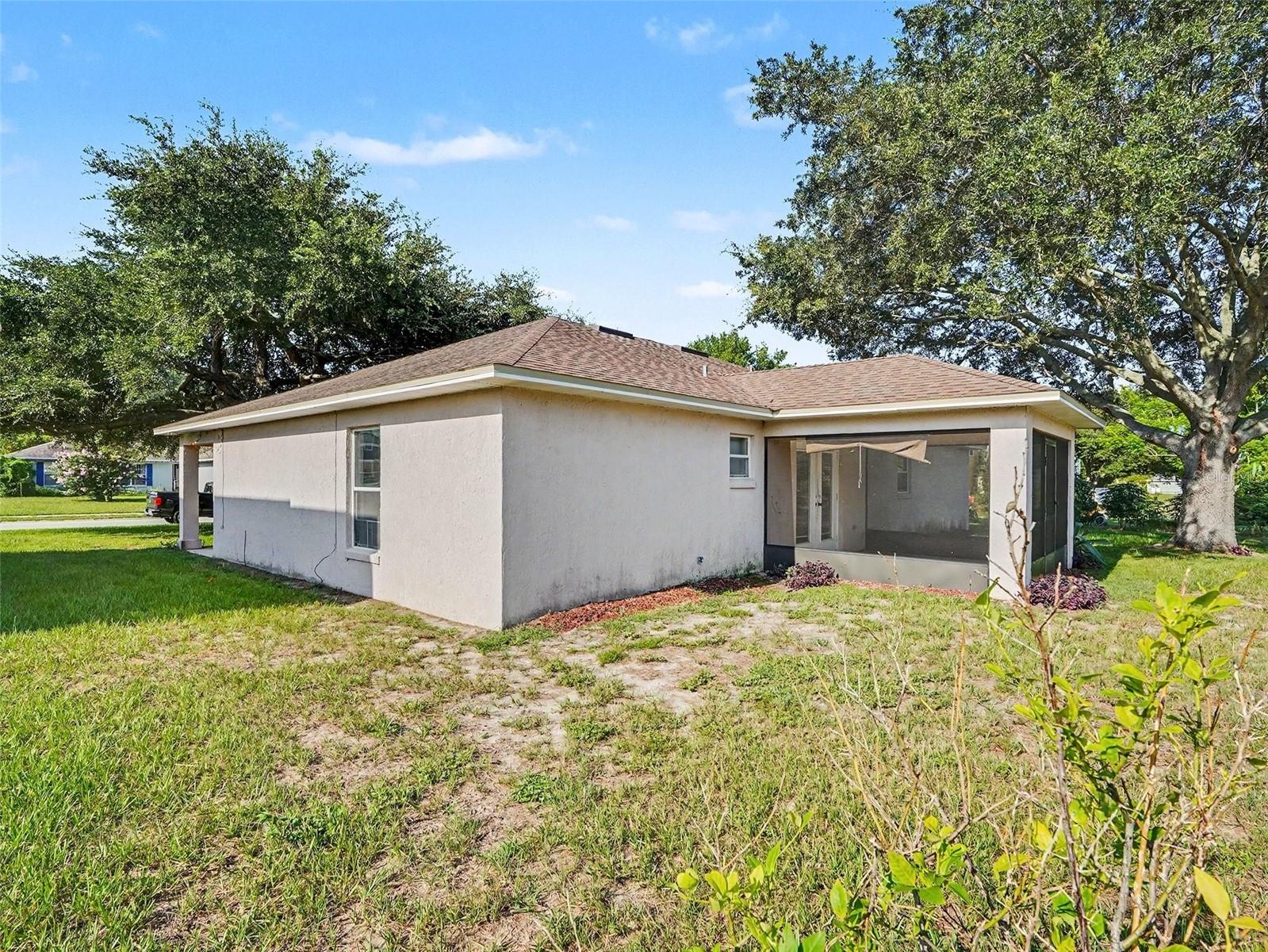 121 Shaddock Dr Property Photo 32