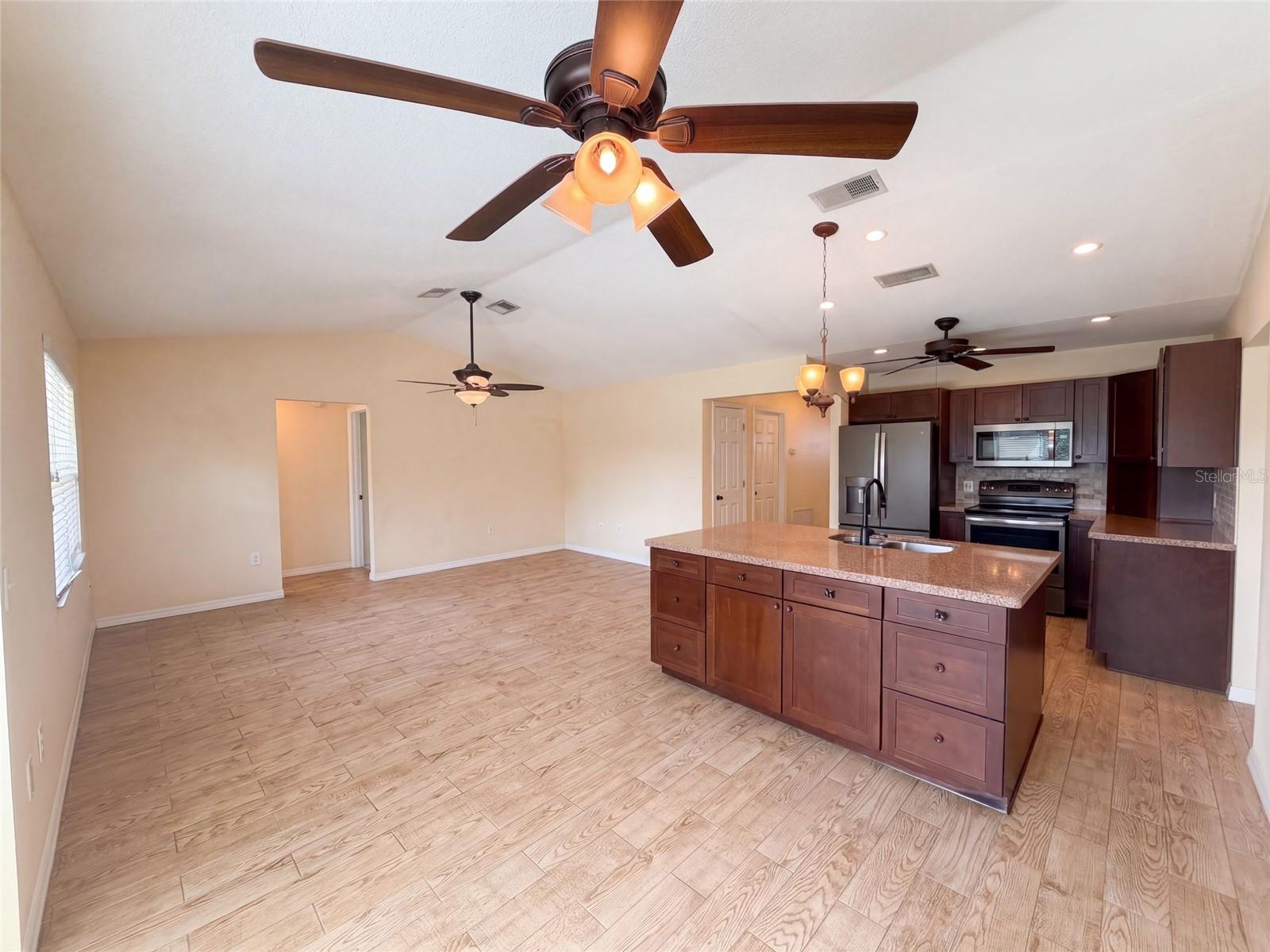 4573 Bayridge Ct Property Photo 7