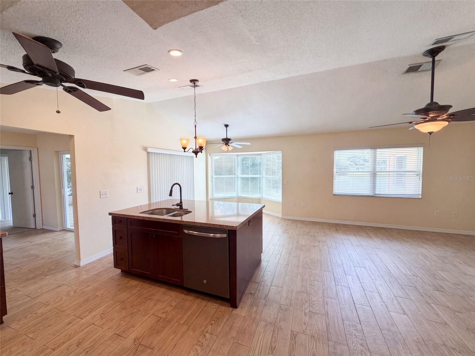 4573 Bayridge Ct Property Photo 9