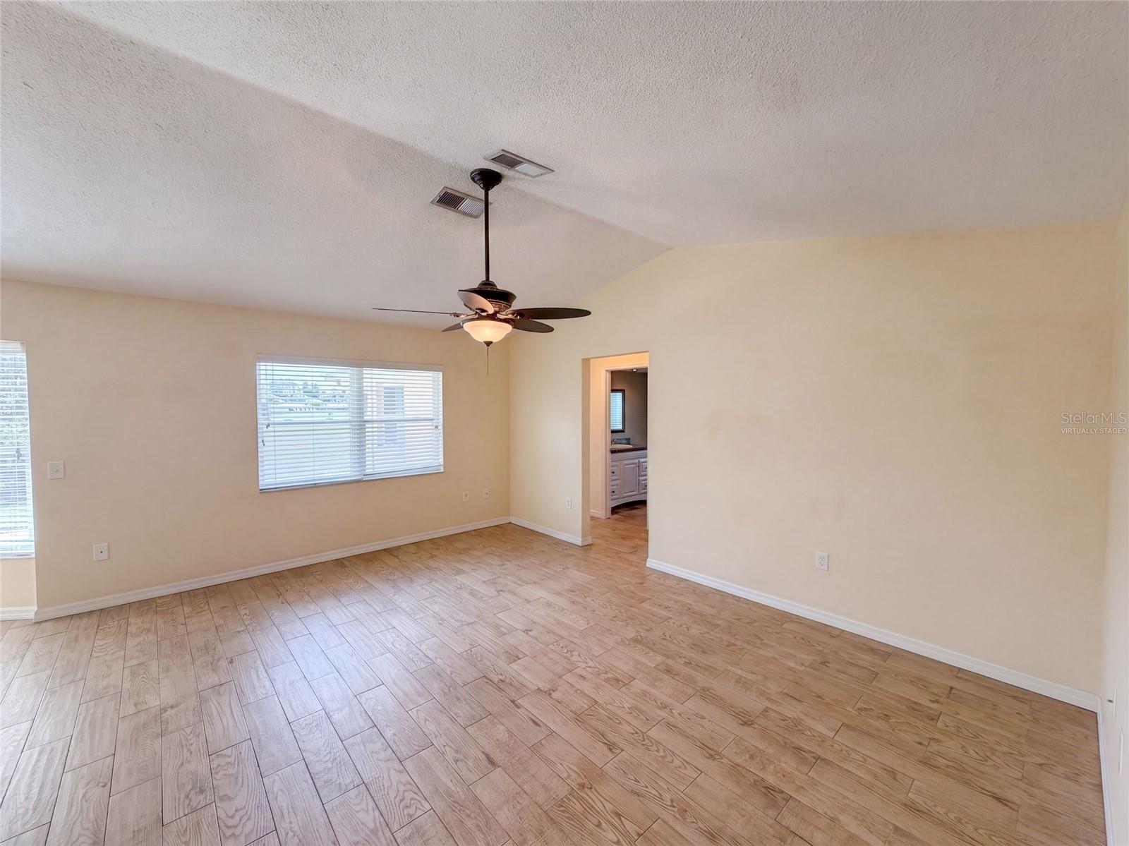 4573 Bayridge Ct Property Photo 14