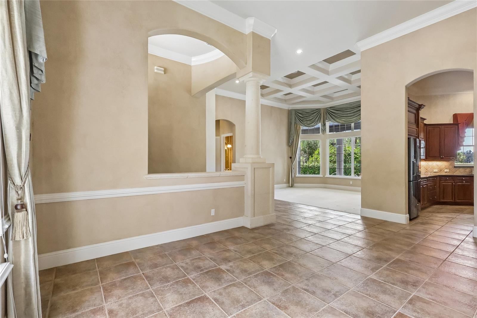 6102 S Hampshire Ct Property Photo 6