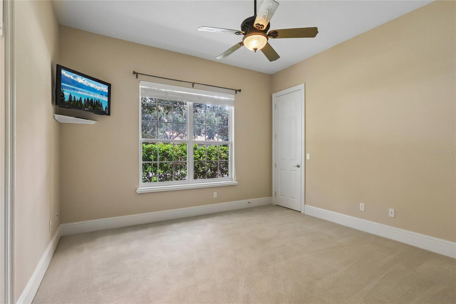 6102 S Hampshire Ct Property Photo 33