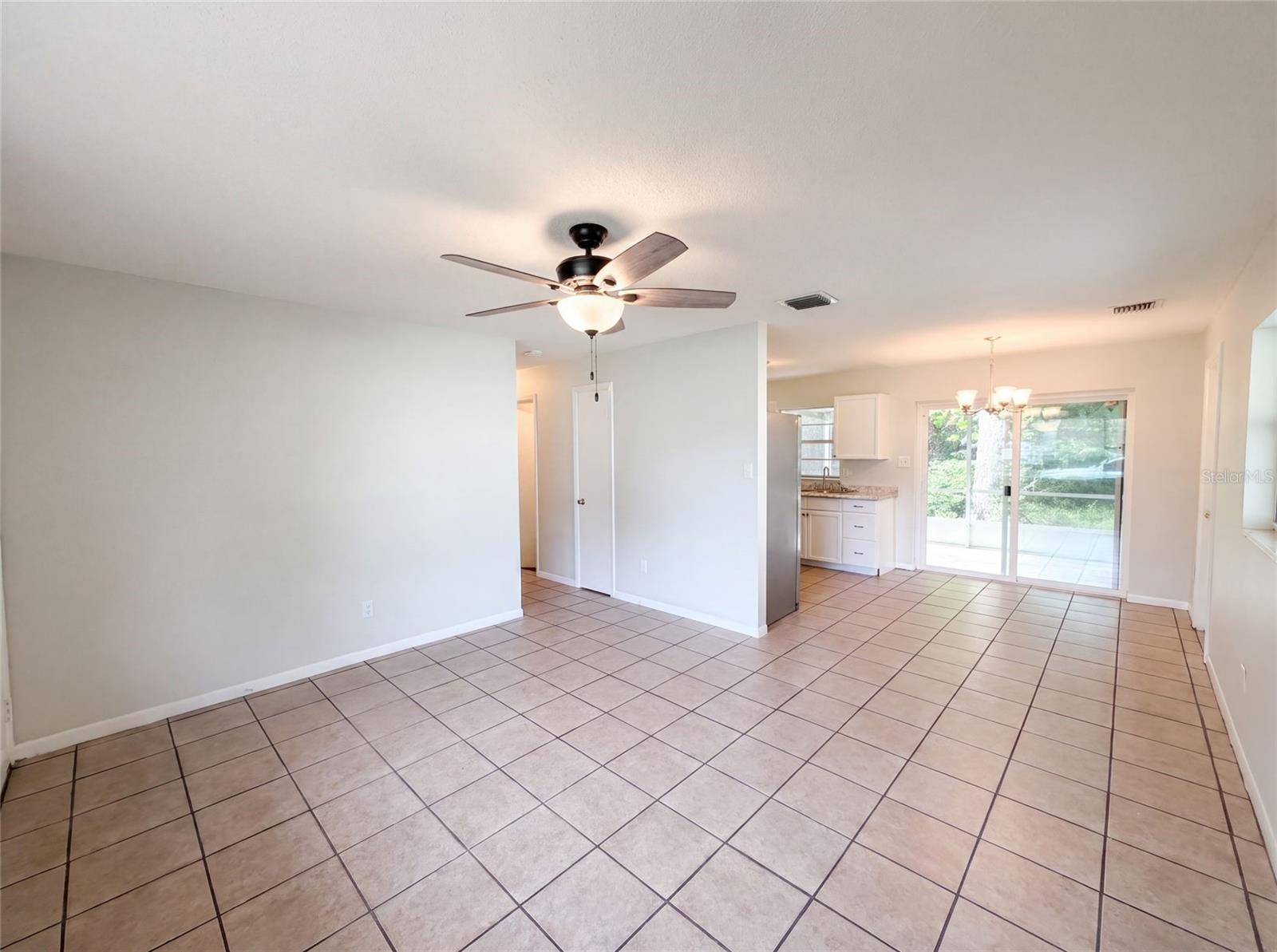 1735 Jefferson Dr Property Photo 3