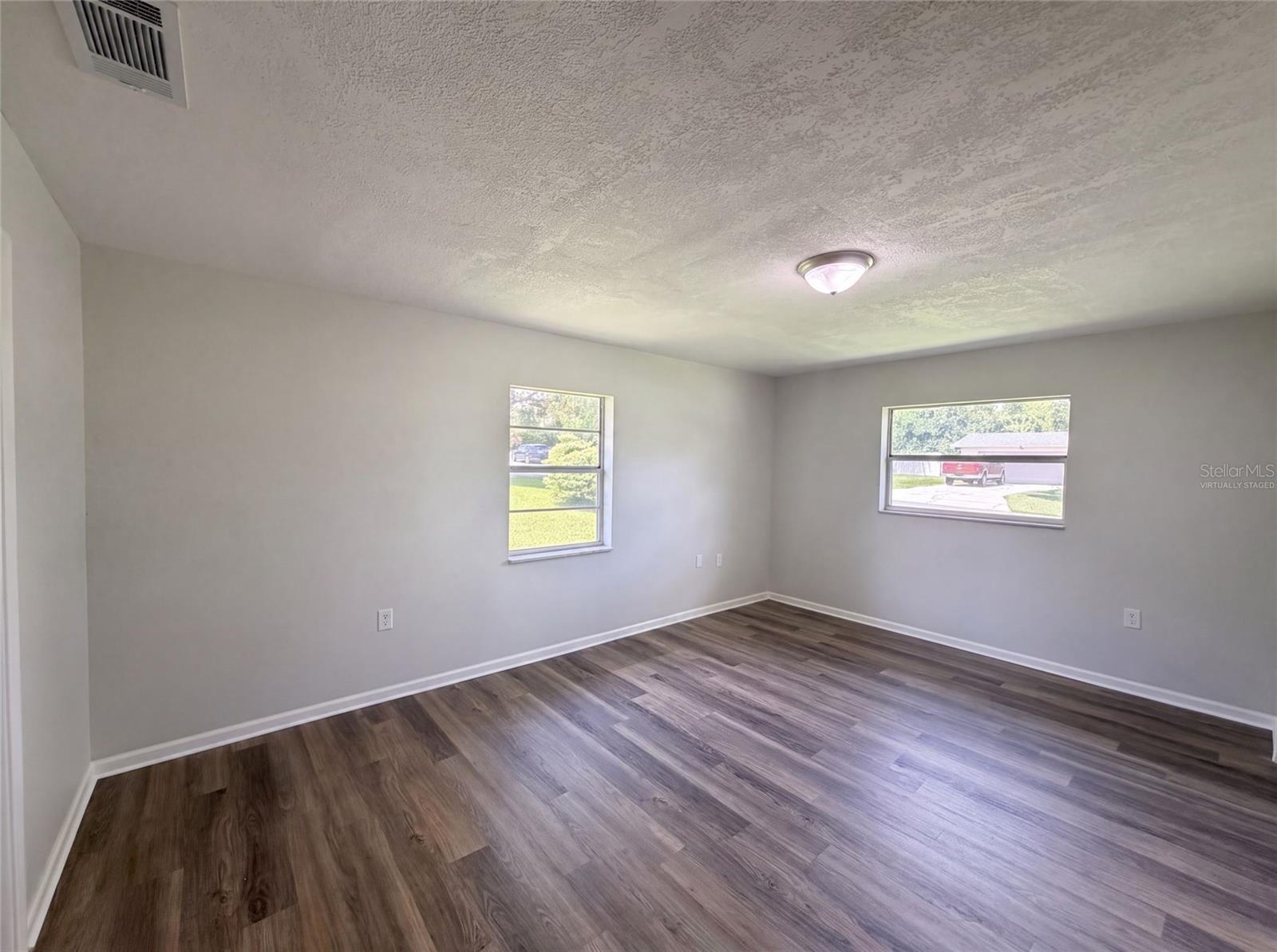 4918 Denise Ave Property Photo 6