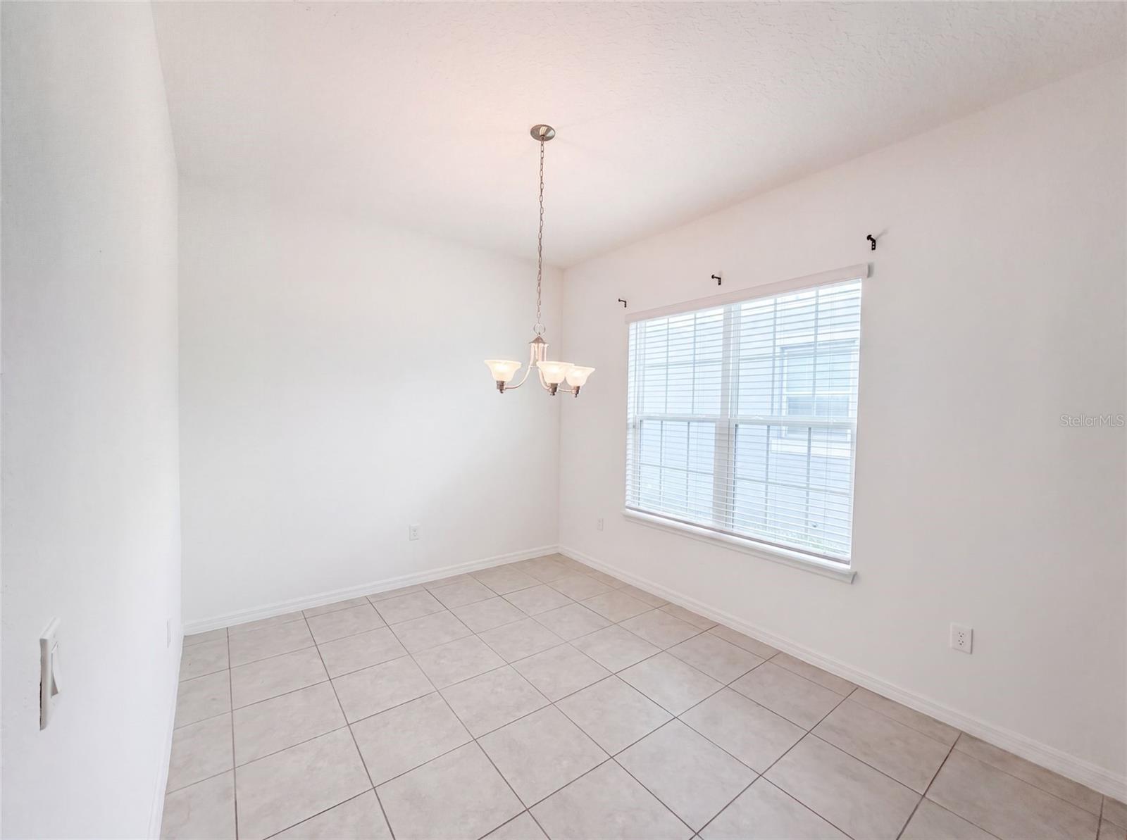 1572 Astoria Arbor Ln Property Photo 5
