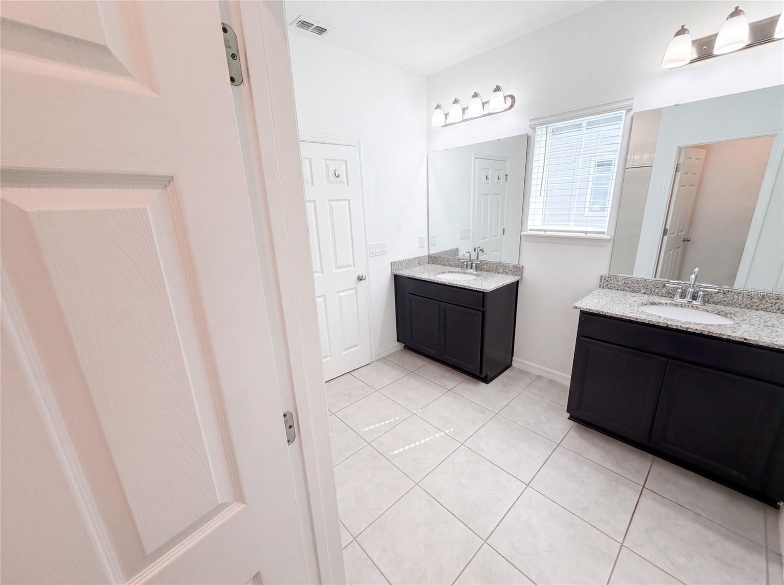 1572 Astoria Arbor Ln Property Photo 20