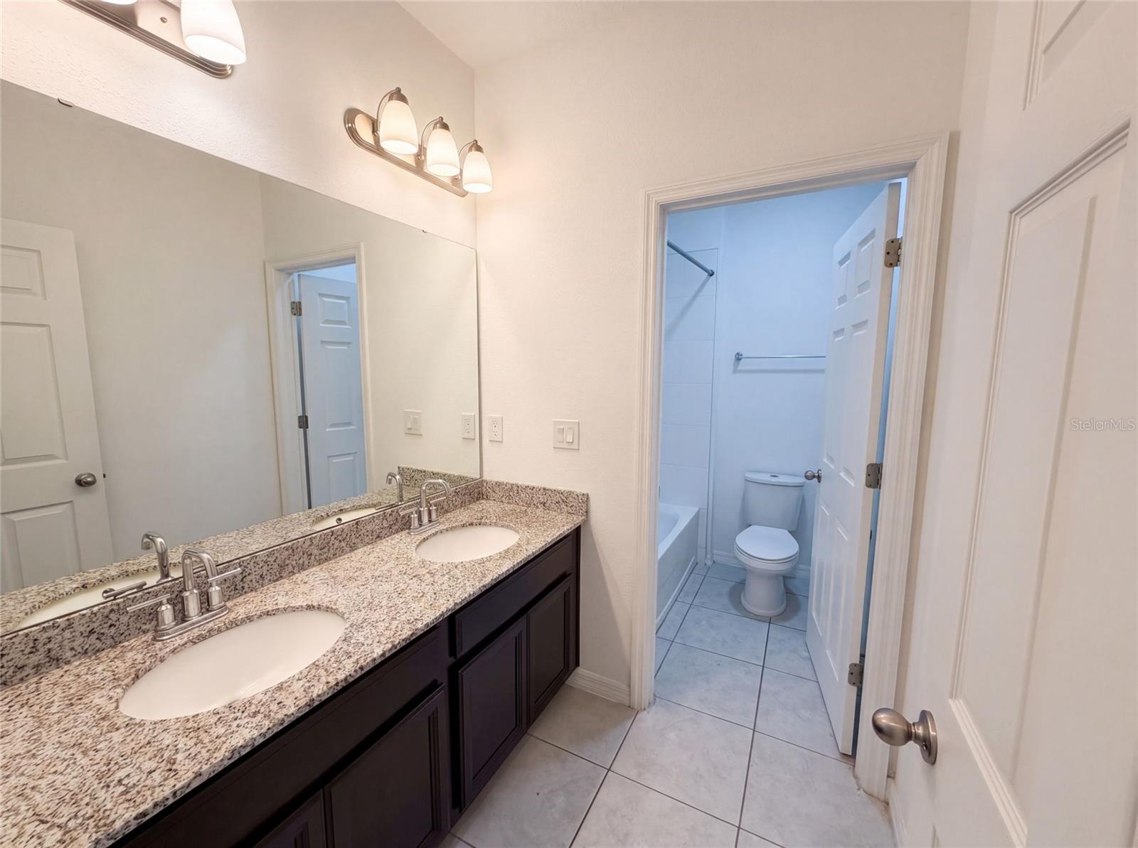 1572 Astoria Arbor Ln Property Photo 23