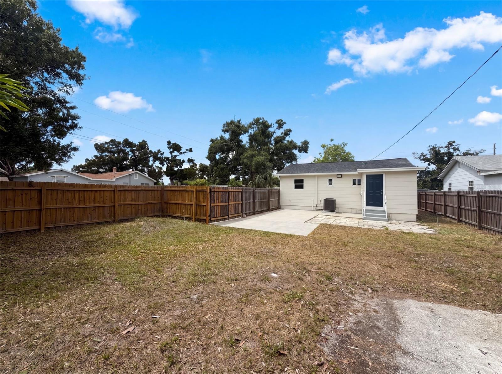 2596 38th Ave N Property Photo 16