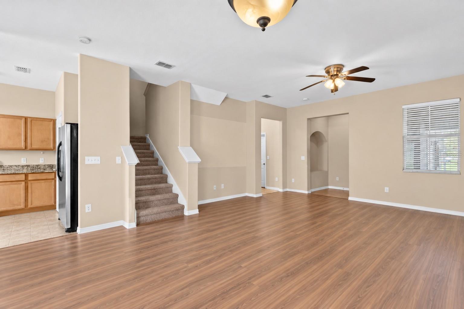 1327 Priory Cir #1327 Property Photo 4
