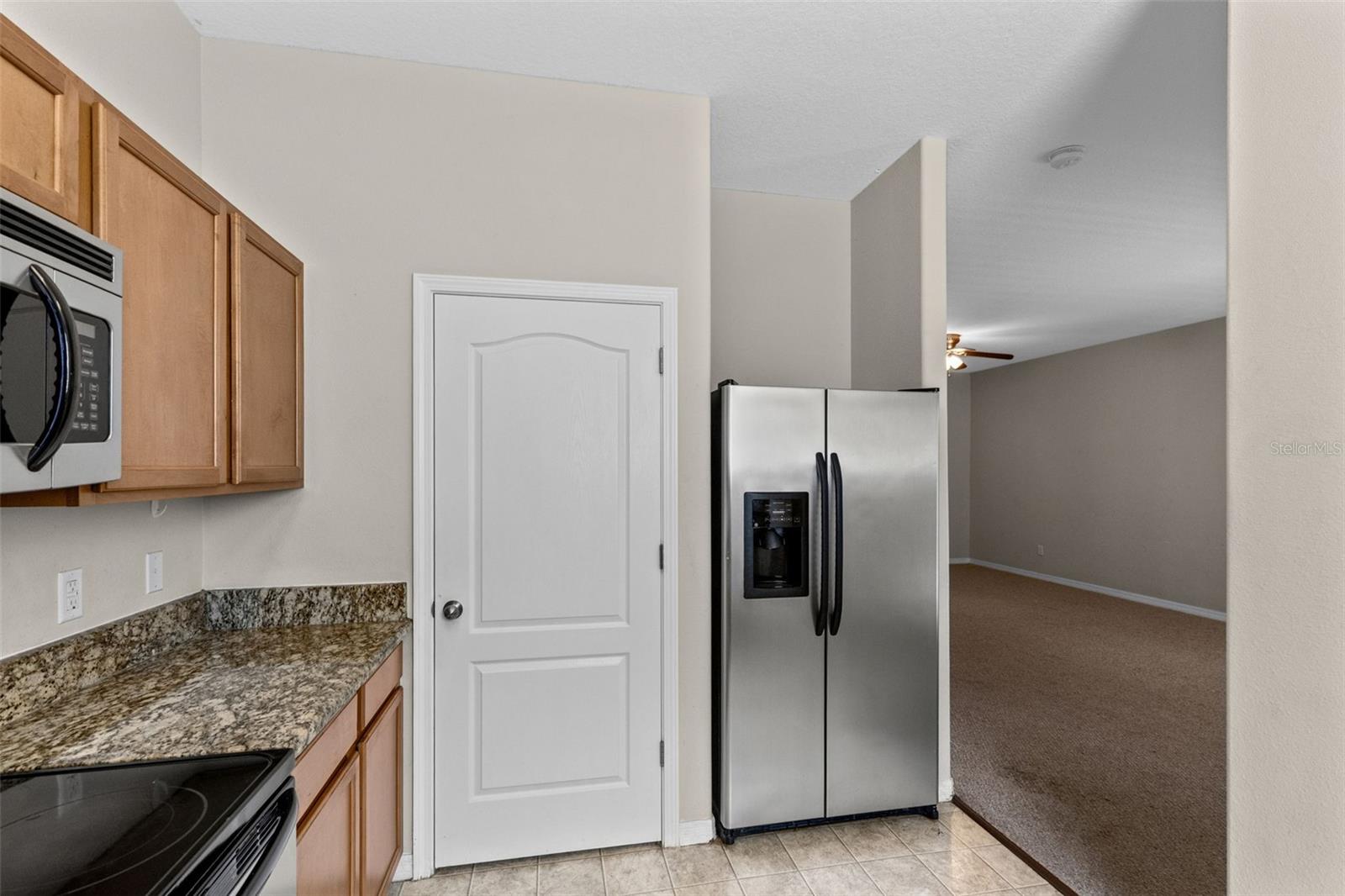 1327 Priory Cir #1327 Property Photo 8