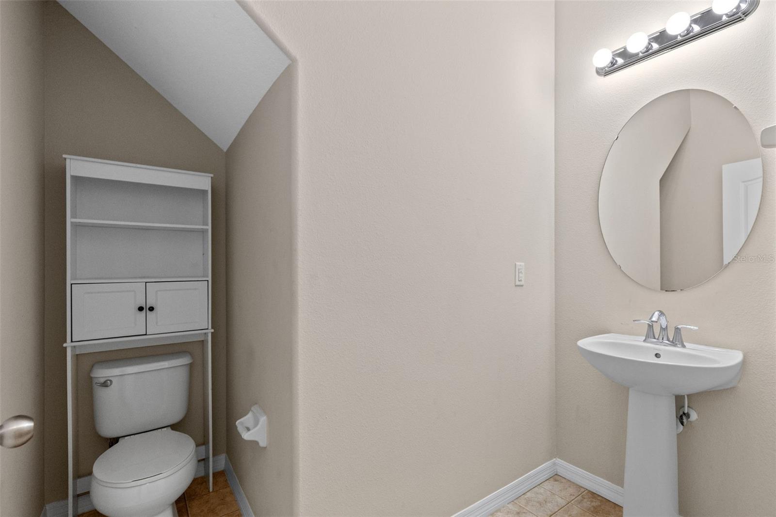 1327 Priory Cir #1327 Property Photo 10