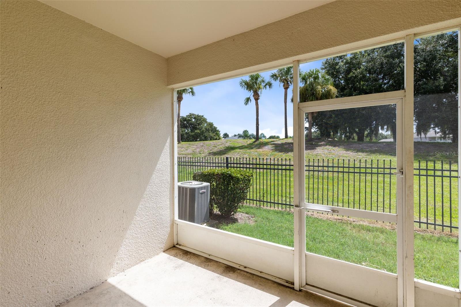 1327 Priory Cir #1327 Property Photo 19