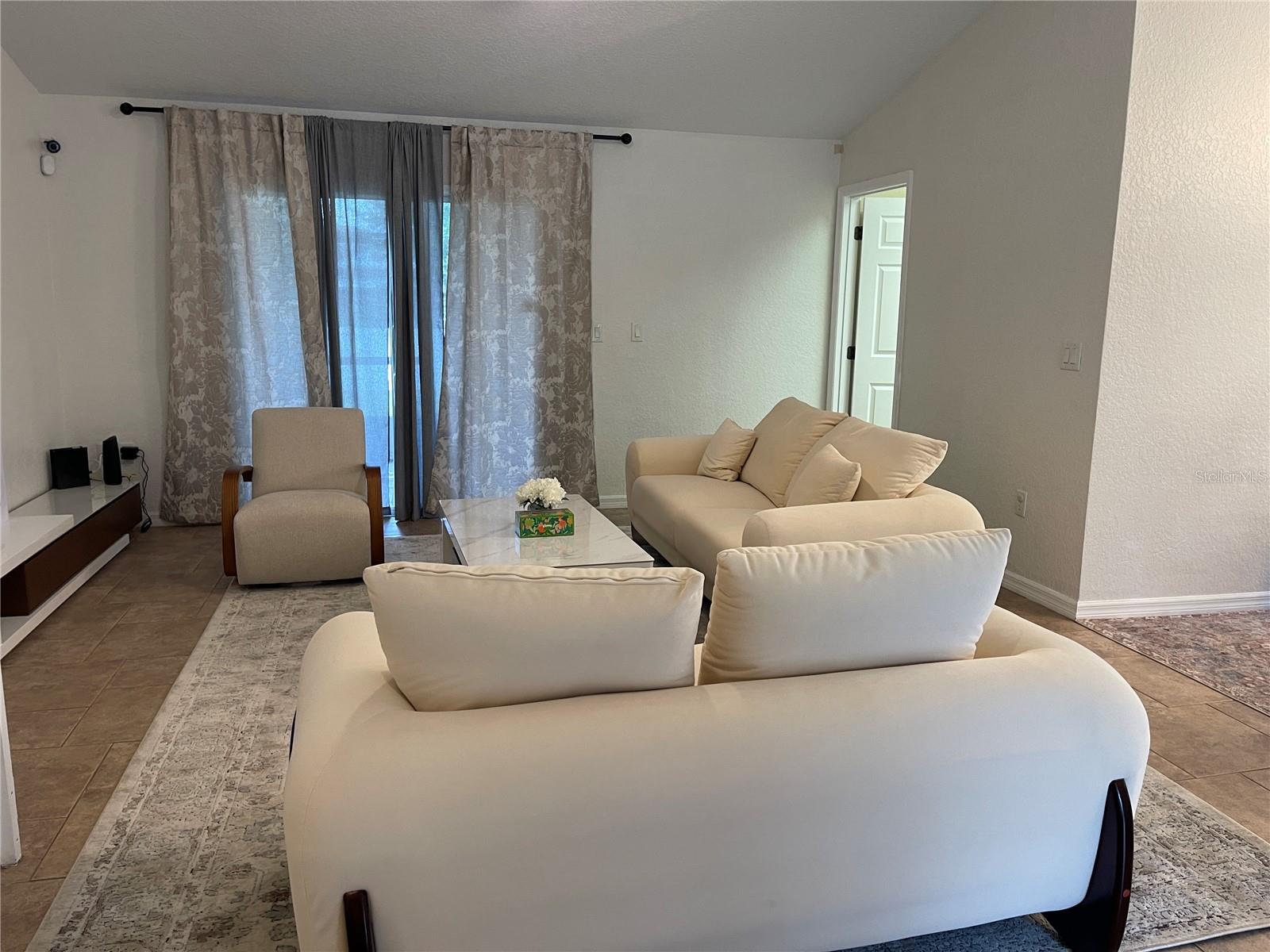 11461 Orange St Property Photo 7