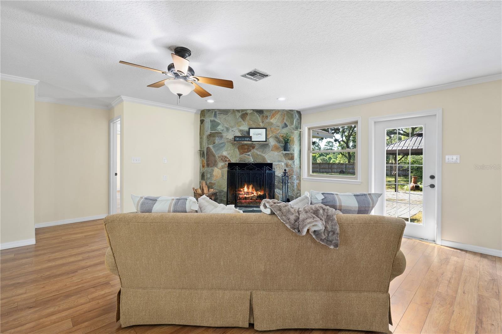 7838 Sloewood Dr Property Photo 7