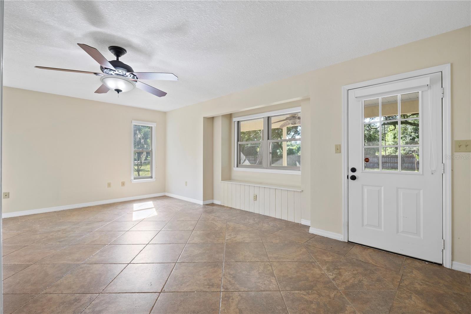 7838 Sloewood Dr Property Photo 12