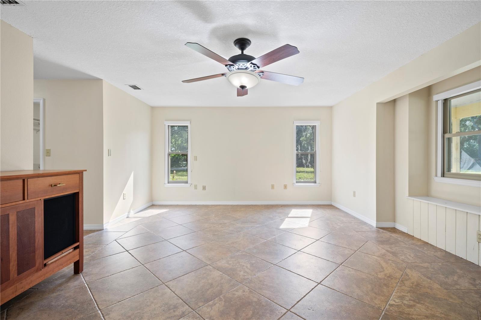 7838 Sloewood Dr Property Photo 13