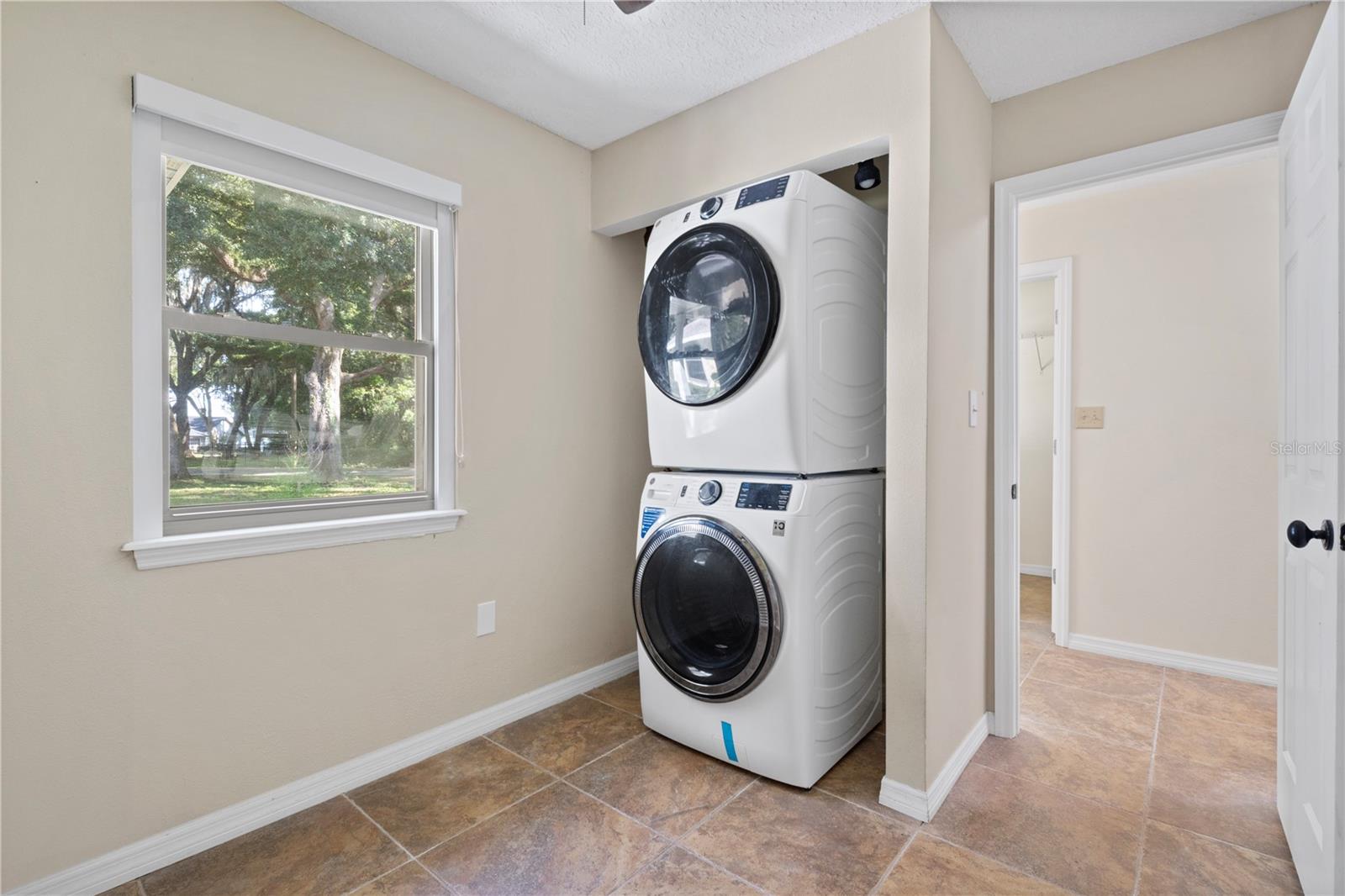 7838 Sloewood Dr Property Photo 16