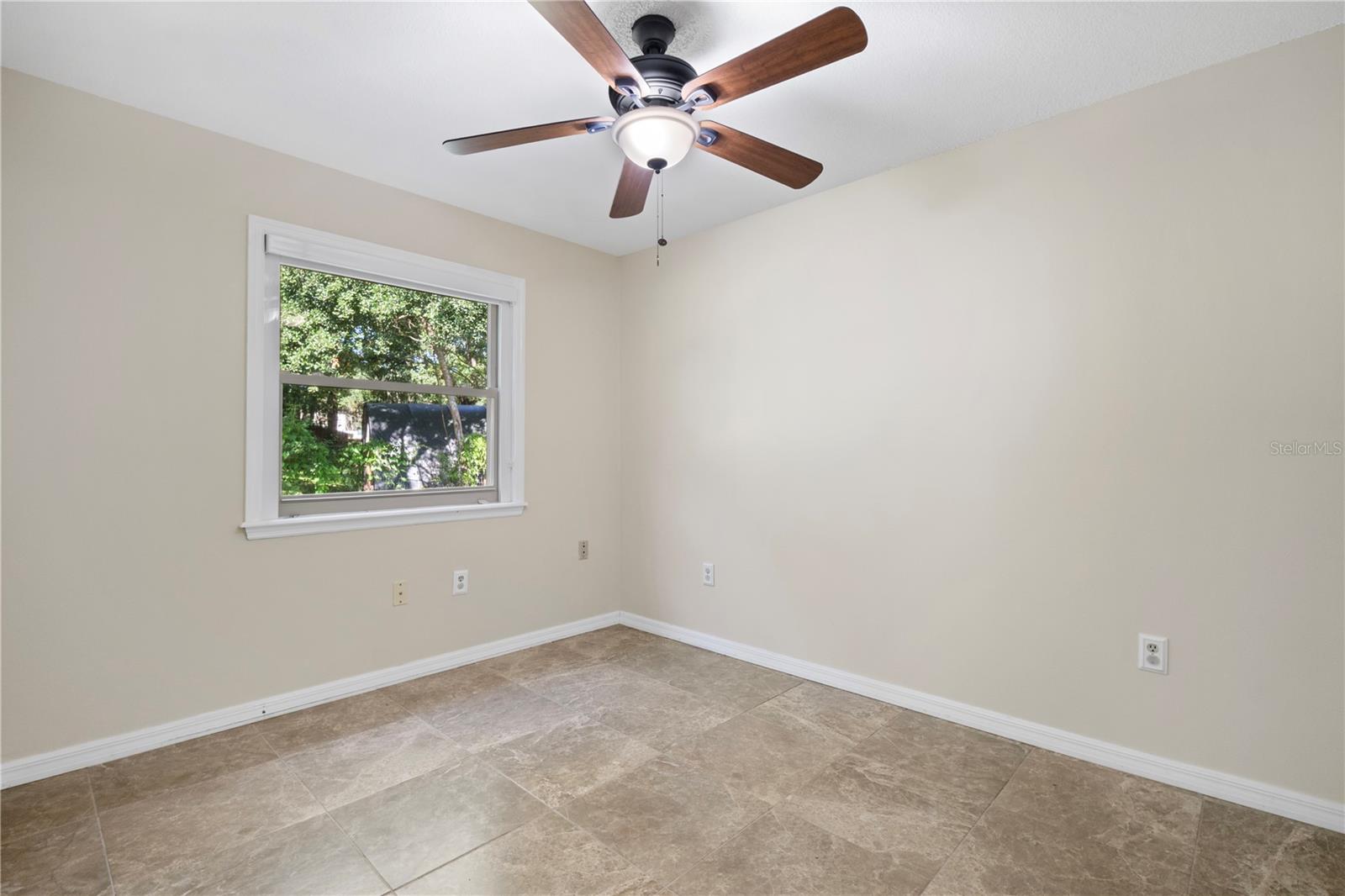 7838 Sloewood Dr Property Photo 20
