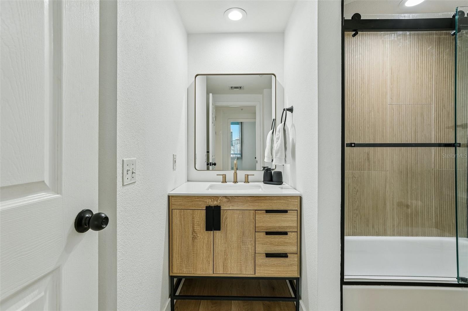 322 E Central Blvd #806 Property Photo 29